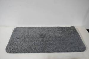 lot 211 image: Mainstays Bathroom Rug