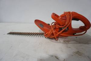 lot 268 image: Black & Decker Hedge Trimmer