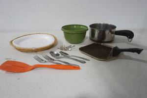 lot 283 image: KitchenwareCamping Supplies
