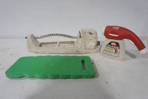 lot 289 image: Ortho Dial N Spray, Sprinkler, Gardening Knee Pad