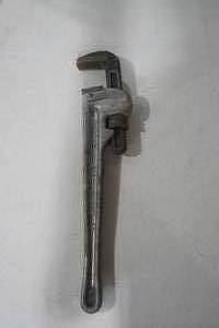 lot 292 image: Pipe Wrench 818 RIGID Aluminum