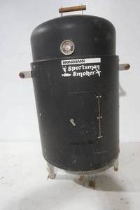 lot 319 image: Brinkman Sportsman Smoker