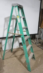 lot 324 image: 6 Fiberglass Keller Ladder