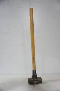 lot 334 image: Truper 10# sledge hammer