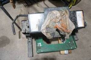 lot 335 image: Reese 5th wheel hitch