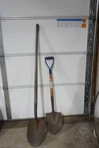 lot 351 image: (2ct) Spade Shovels