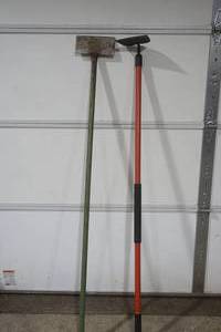 lot 353 image: Scraper & Garden Hoe
