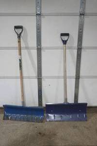 lot 357 image: (2ct) Snow Shovels
