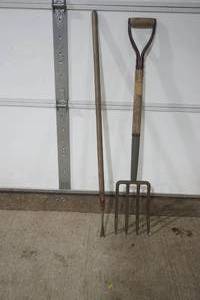 lot 360 image: Potato Fork & Weed Fork