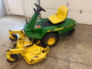 John Deere F525 Front Deck Mower