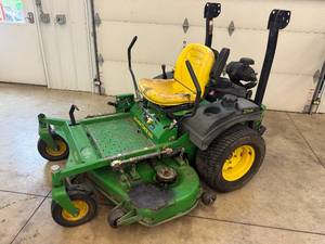 lot 8 image: John Deere Z727A Zero Turn Mower
