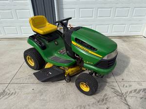 lot 13 image: John Deere LA105 Lawn Mower