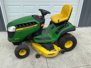 lot 18 image: John Deere D140 Lawn Mower