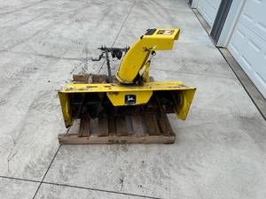 lot 23 image: JOHN DEERE 42 SNOWBLOWER
