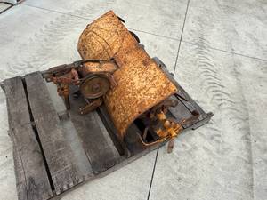 lot 28 image: Allis Chalmers Tiller