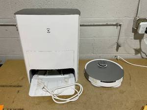 lot 114 image: ECOVACS DEEBOT T20 Omni Robot Vacuum & Mop