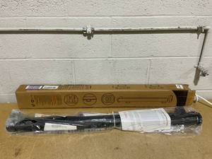 lot 129 image: Retractable Safety Gate Model SH20.006DC