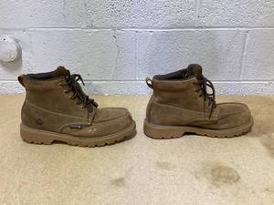 lot 403 image: Mens Floorhand Moc-Toe 6 Steel-Toe Work Boot Size 11M