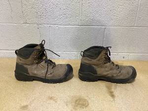 lot 406 image: KEEN Utility Independence Waterproof Carbon Toe Work Boots for Men Size 12