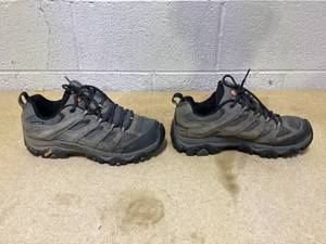 lot 408 image: Merrell Moab 3 Hiking Shoes Size 9