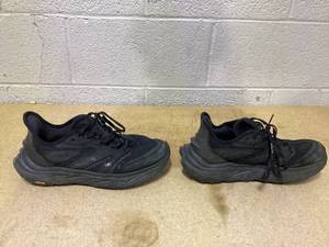 lot 409 image: Hoka One One - M Anacapa 2 Freedom Black  Black Size 9.5