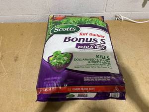 lot 174 image: Turf Builder 41.38 lbs. 12,000 sq. ft. Bonus S Southern Weed & Feed2, Weed Killer Plus Dry Lawn Fertilizer