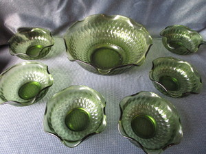 lot 21 image: Vintage Indiana Glass Dessert Set