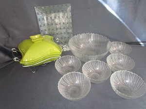 lot 43 image: Salad Set, Tray, Vintage Casserole