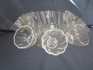 lot 46 image: Punch Bowl Set