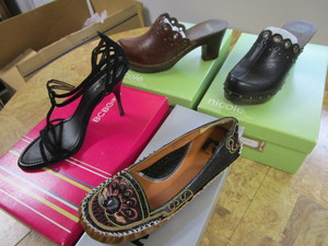 lot 79 image: Size 7.5 Sandals & Mules