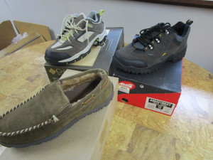 lot 87 image: W-10, M-10. Slippers 9