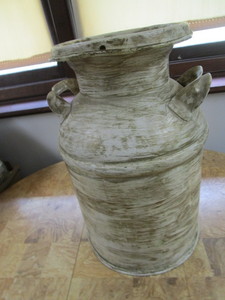 lot 98 image: Milk Can