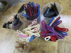 lot 100 image: Combs, Bulk Lot of New