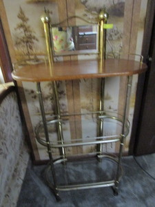 lot 102 image: Liquor Stand