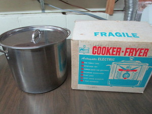 lot 108 image: Stainless Kettle, CookerFryer