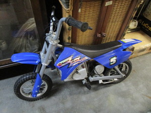 lot 111 image: Razor Bike, No Charger