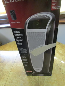 lot 140 image: Lasko Ceramic Heater