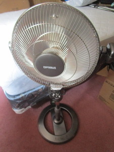 lot 163 image: Pedestal Heater w Remote