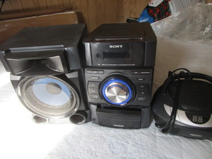 lot 166 image: Sony System, CD Player
