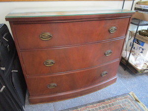 lot 6 image: Mahogany Sideboard