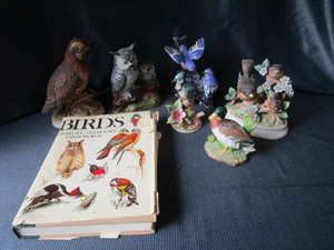 lot 210 image: Bird Book & Figurines