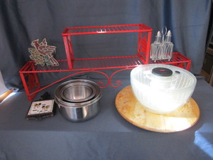 lot 224 image: Kitchenwares