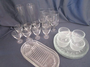 lot 243 image: Snack Sets, Boopie Glasses