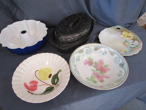 lot 249 image: Fancy Bowls, Bakeware