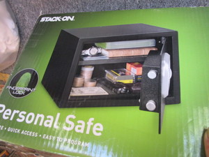 lot 251 image: Personal Safe