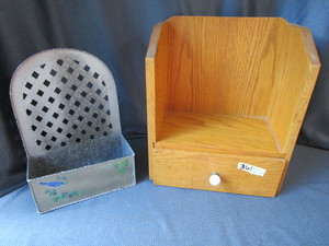 lot 261 image: Shelf, Trellis