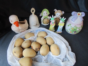 lot 263 image: Easter Wooden Eggs, Ceramics