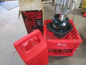 lot 274 image: Coleman Lantern