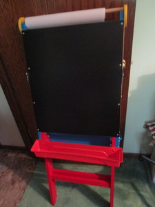 lot 284 image: Easel ChalkboardDry Erase