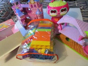 lot 294 image: Toddler Toys
